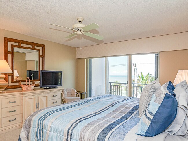 Building Photo - 3939 Ocean Dr