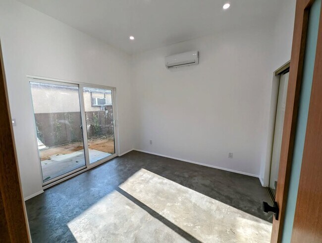 Building Photo - 720 San Pascual Ave