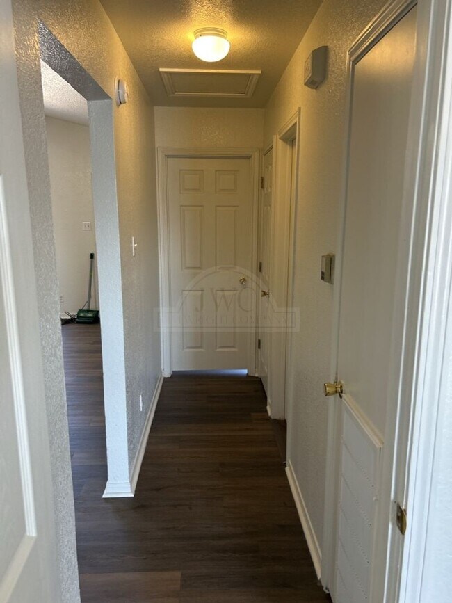 Building Photo - 1009 Industrial Ave