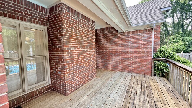 Building Photo - 113 Nobleton Ln NW