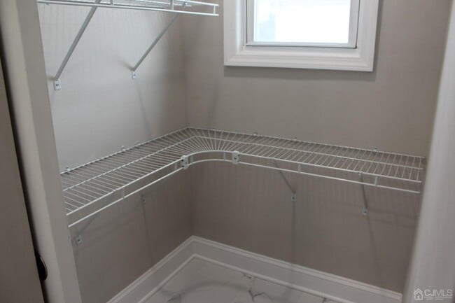 Building Photo - 147 Clinton St