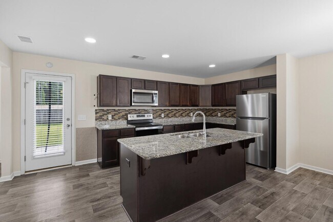 Building Photo - 442 Thoroughbred Dr
