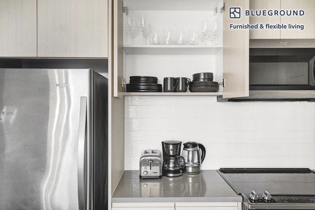 Building Photo - 27-19 44th Dr