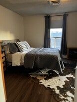 Building Photo - 500 Sycamore St