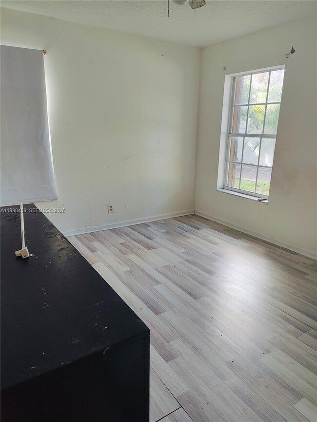 Building Photo - 1139 Freshwater Lakes Dr