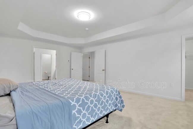 Building Photo - 204 Station Terrace W