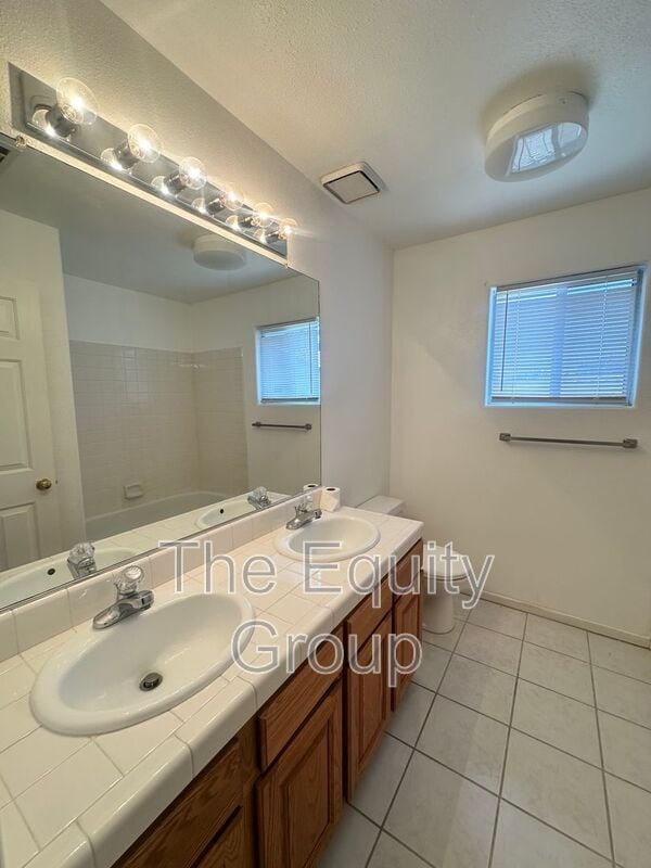 Building Photo - 5730 W Monte Verde Ct