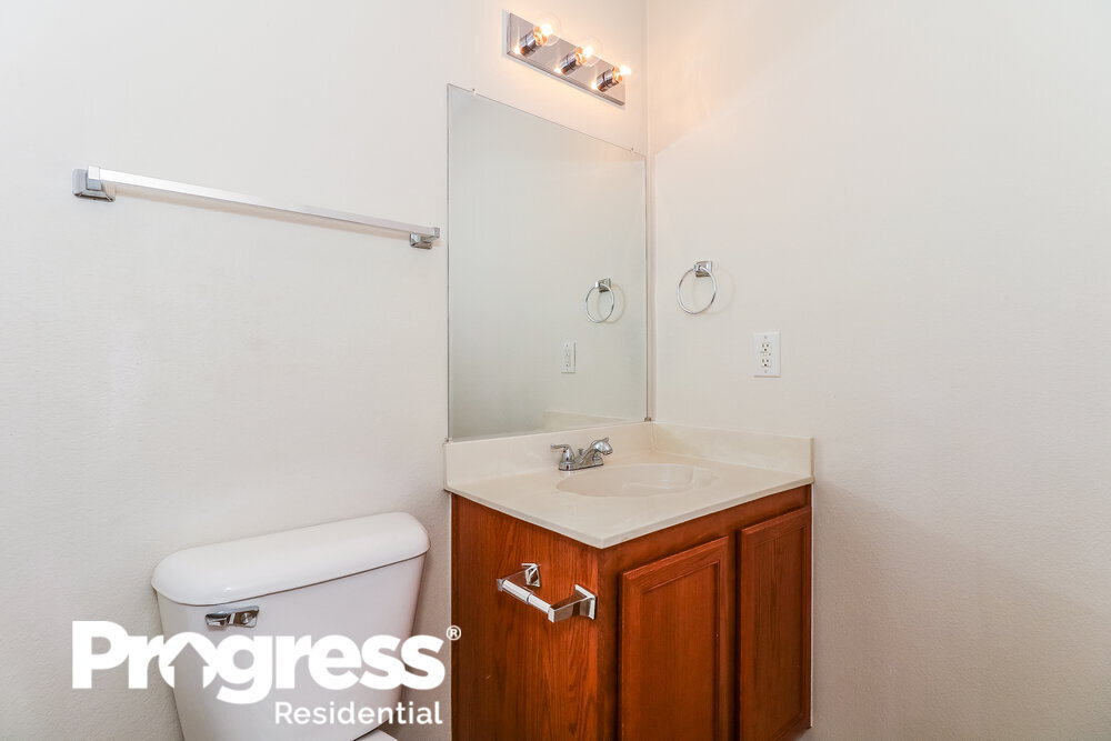 Building Photo - 16528 Woodside Dr