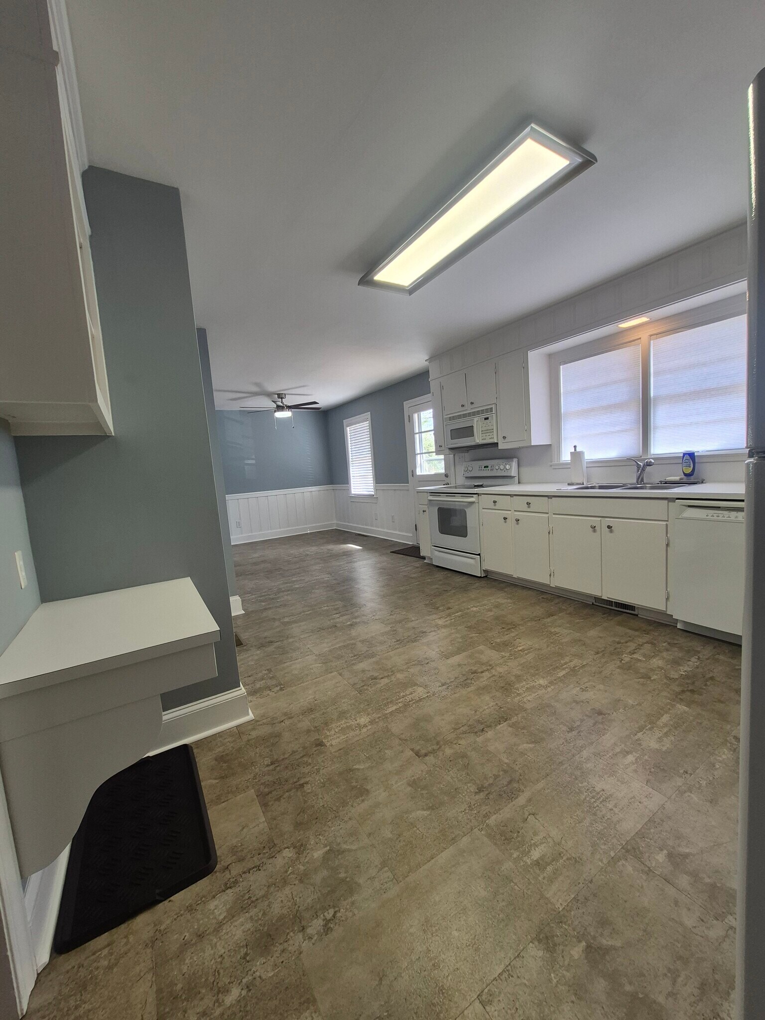 Building Photo - 1802 S Elm St