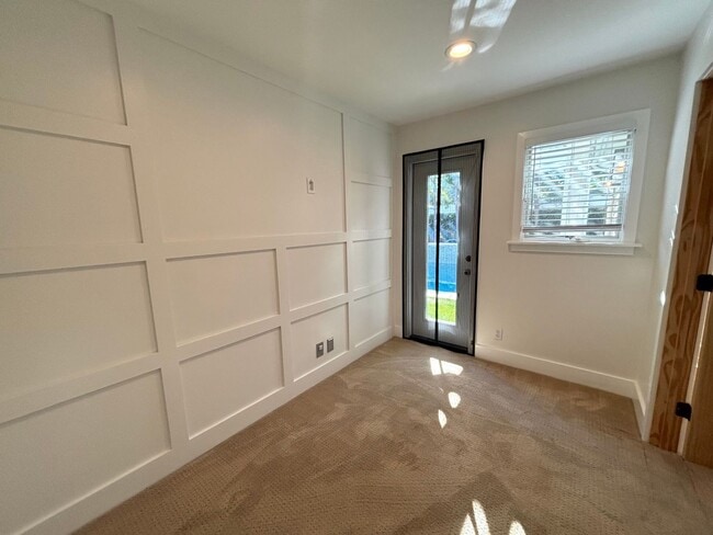 Building Photo - 3 Bedroom pool home available in exclusive Rossmoor neighborhood