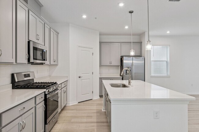 Building Photo - Brand New Construction 4b/3ba Home in Debary