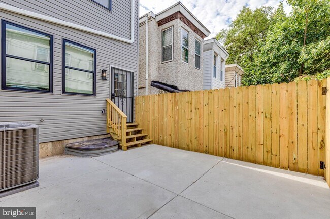 Building Photo - 2528 N 11th St