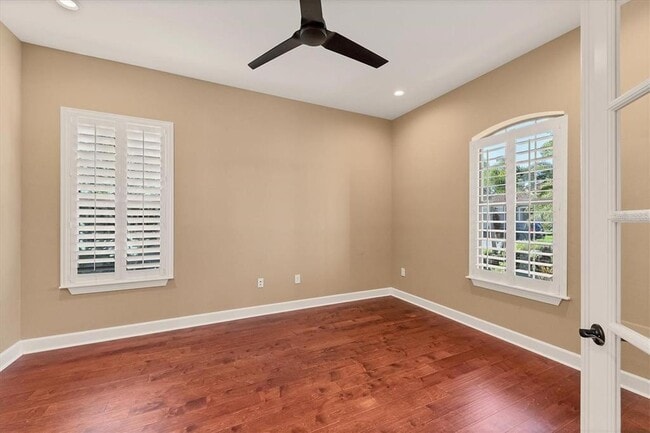 Building Photo - 5580 Semolino St