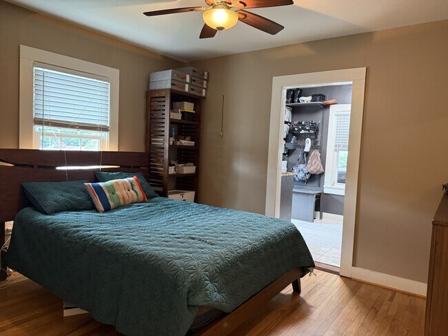 Building Photo - Adorable 2-Bedroom Cottage in Marion!