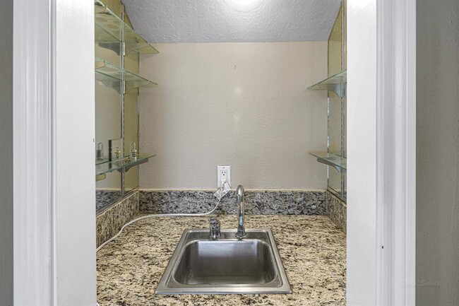 Building Photo - 1627 Rambling Stone Dr