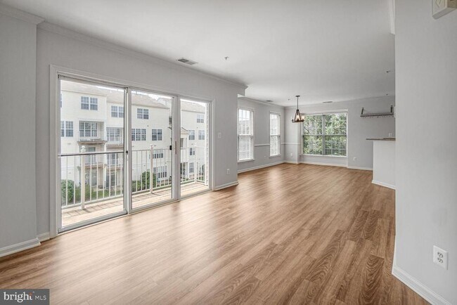 Building Photo - 2484 Angeline Dr