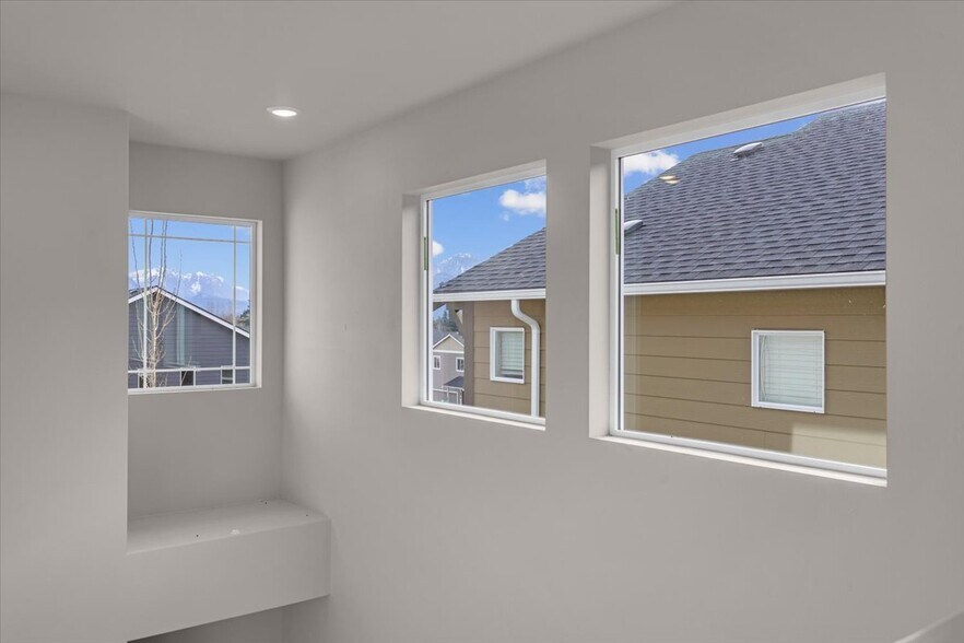 Building Photo - 1521 10th Pl