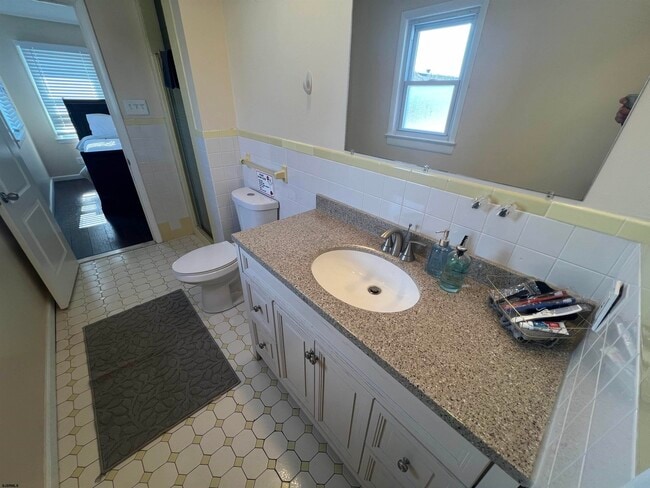 Building Photo - 239 N Derby Ave