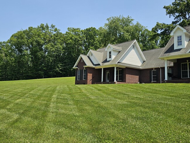 Primary Photo - 8638 Reedy Creek Rd