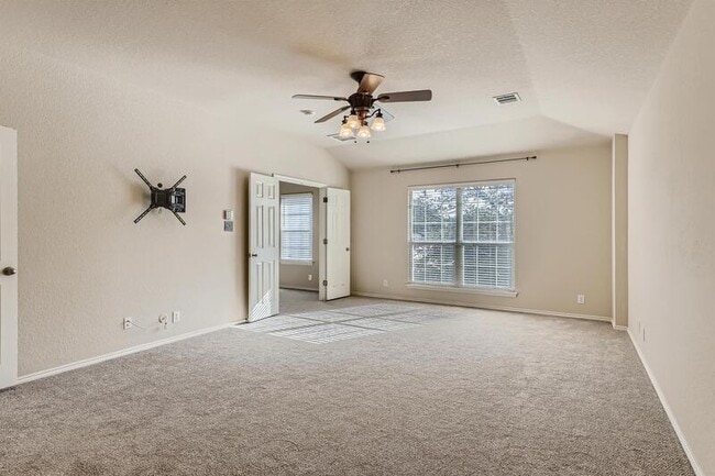 Building Photo - 8803 Redwood Bend