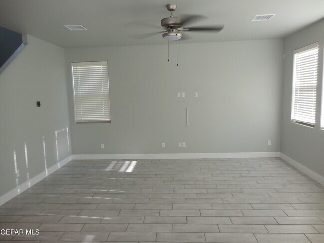 Building Photo - 2245 Rocky Ter Pl