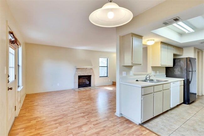 Building Photo - 8806 Springmail Cir