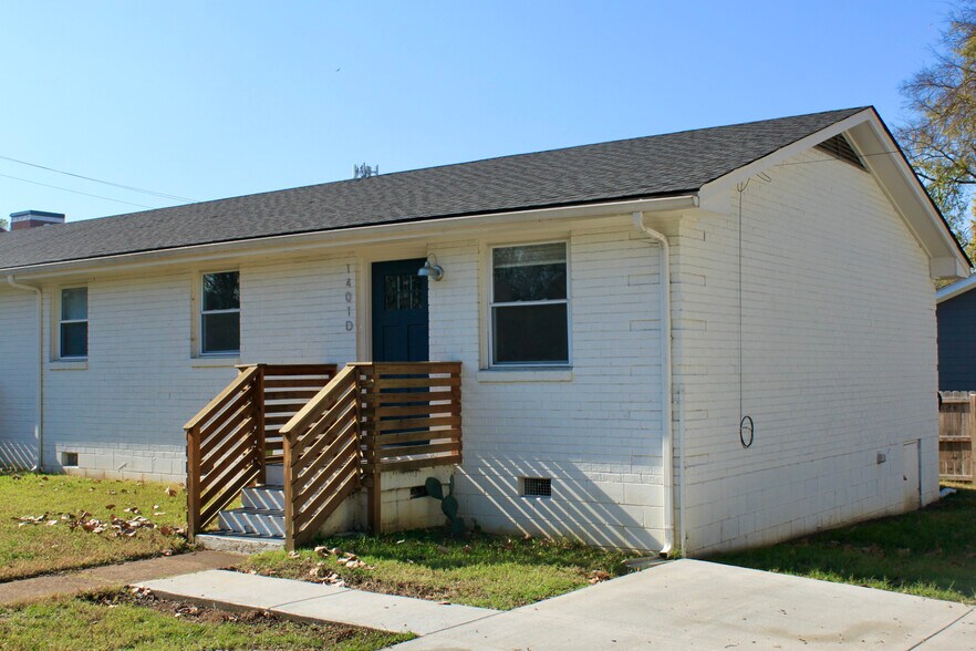 Building Photo - 1401 22nd Ave N
