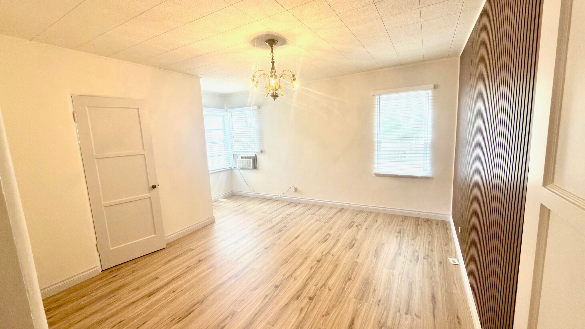 Building Photo - 1700 Don Carlos Ave