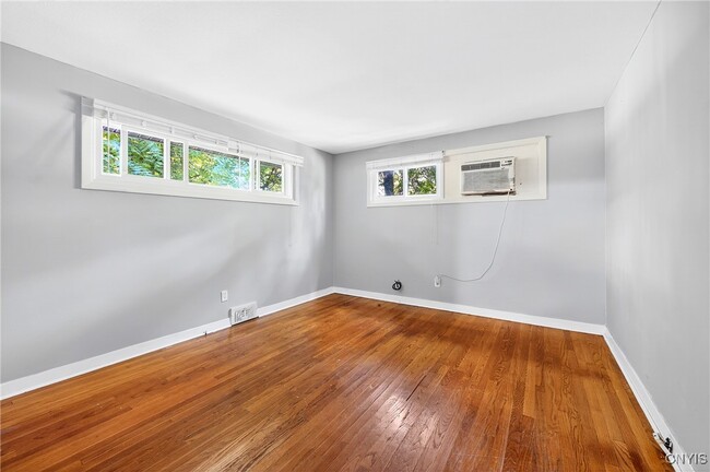 Building Photo - 216 Pine Grove St