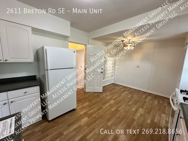 Building Photo - 2611 Breton Rd SE