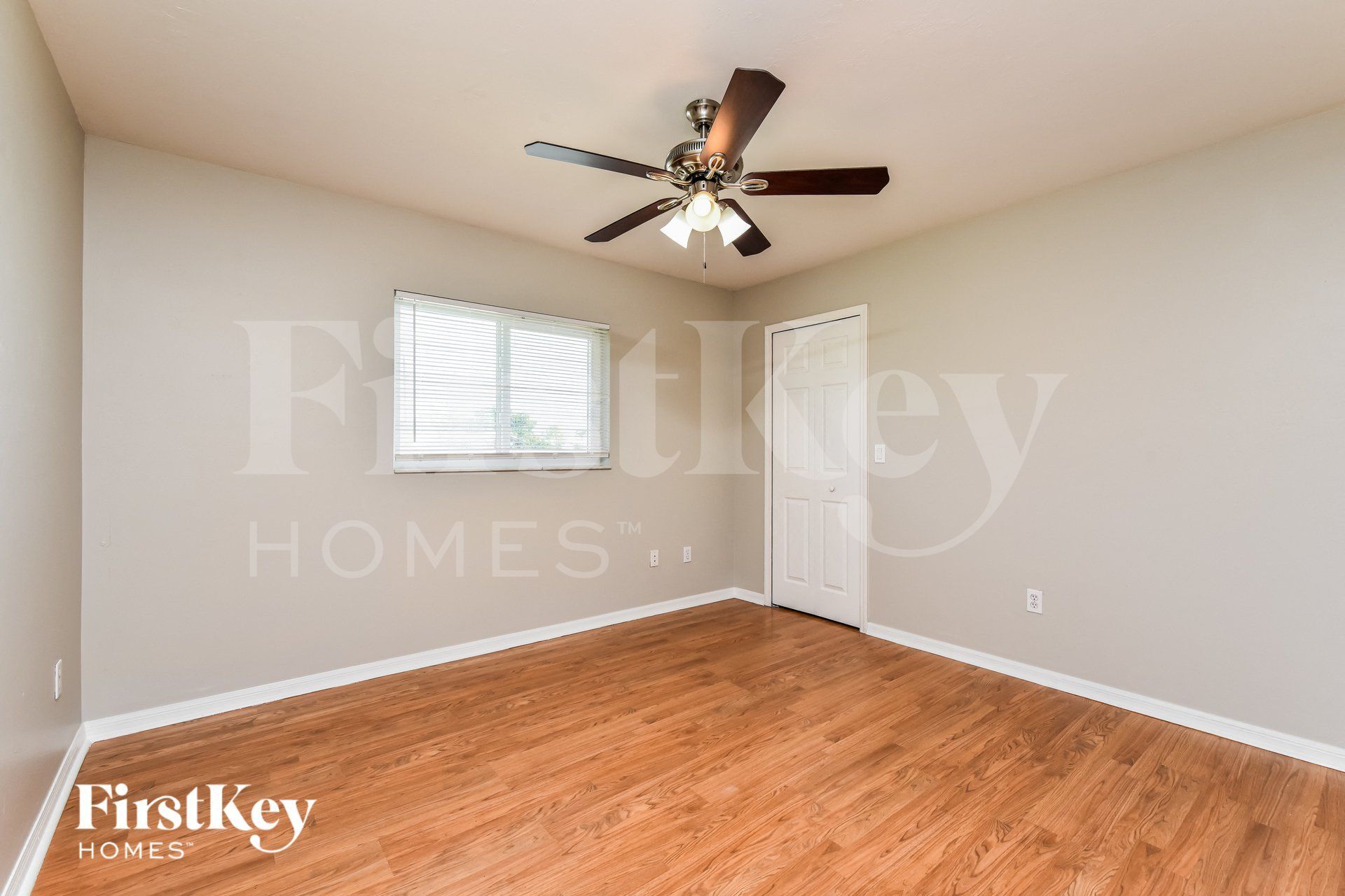 Building Photo - 633 SW 9th Ave