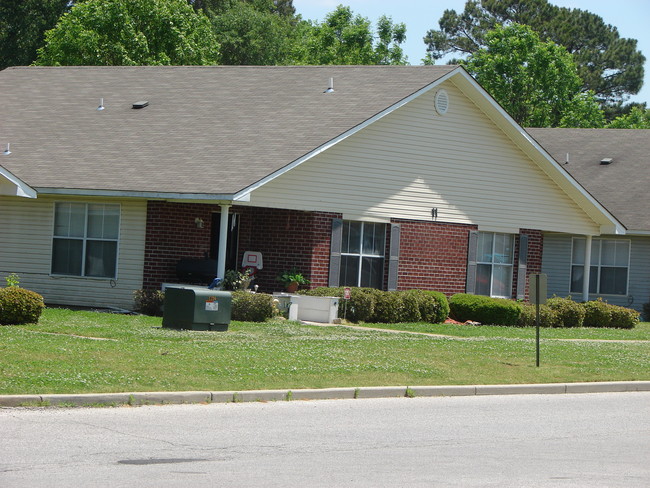 Building Photo - Greenview Estates Apartments