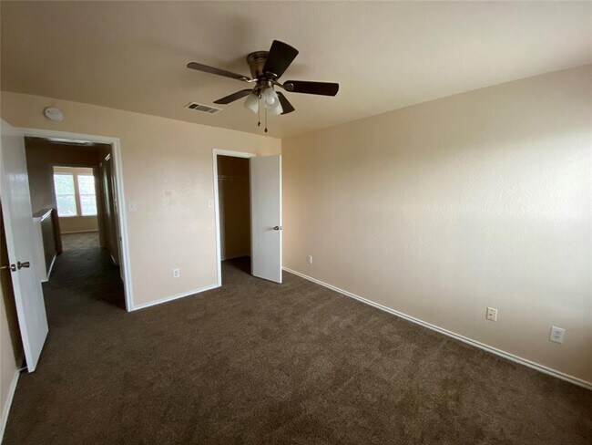 Building Photo - 12840 St Mary Dr