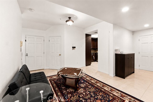 Building Photo - 703 Locust St