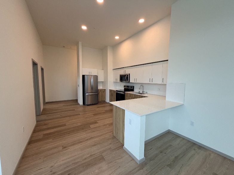 Building Photo - 2950 NE 11th St