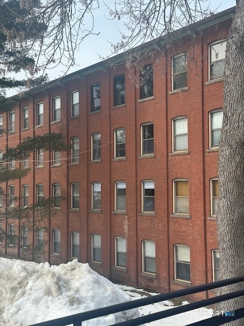 Building Photo - 222 Williams St E