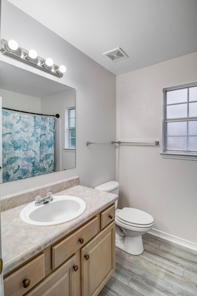 Building Photo - 2077 Shadow Lake Dr
