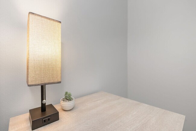 Building Photo - 4301 W Cleveland St