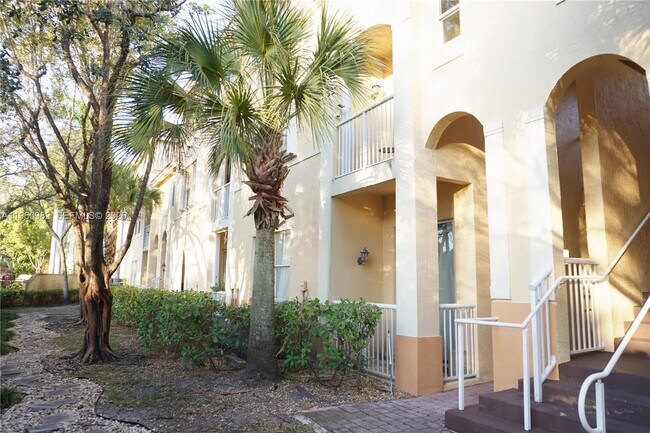 Building Photo - 130 Jacaranda Country Club Dr