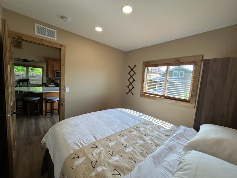 Building Photo - 605 Vincent Rd