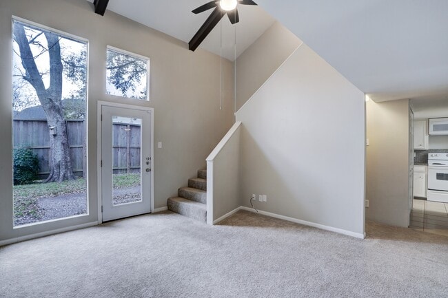Building Photo - 6 Dorado Dr