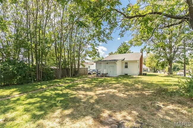 Building Photo - 2252 Dawes Pl
