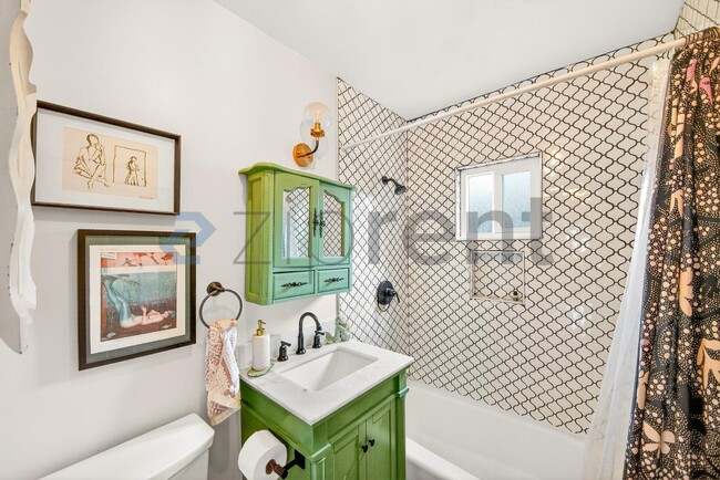 Building Photo - 4139 W Ave 42