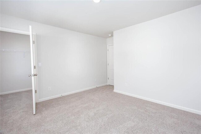 Building Photo - 61 Grv Spgs Ct