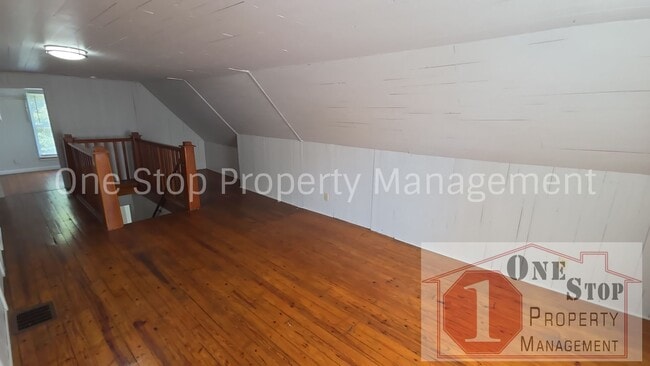 Building Photo - 606 S Fairview Ave