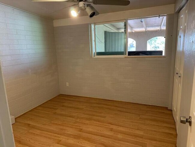 Building Photo - A charming house w/ 3 beds and 1.5 bath
