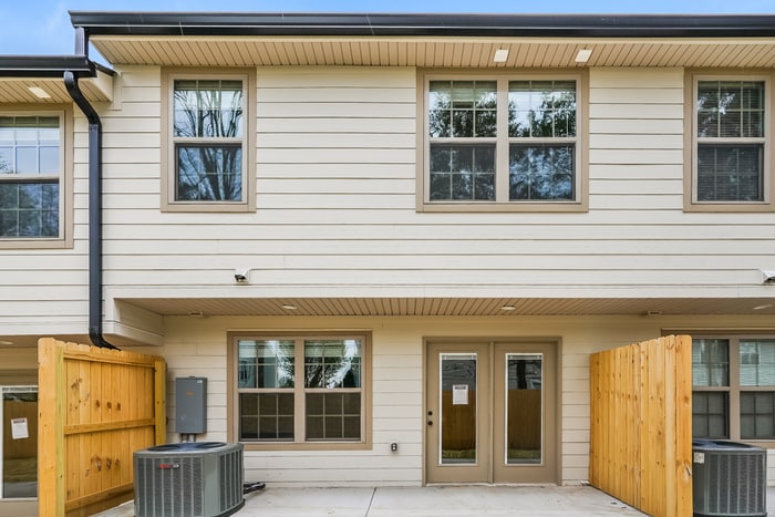 Building Photo - 212 Signature Pl