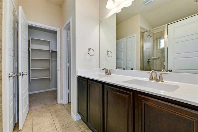 Building Photo - 18421 Tallgrass Prairie Dr