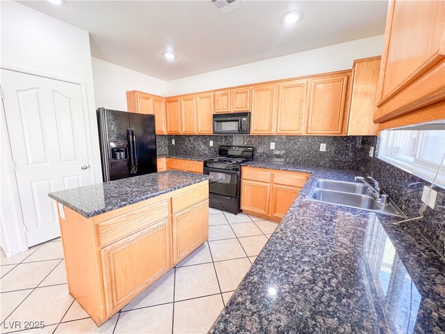 Building Photo - 5628 Granville Lake St