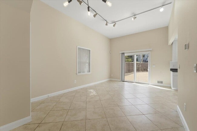 Building Photo - 295 9th St